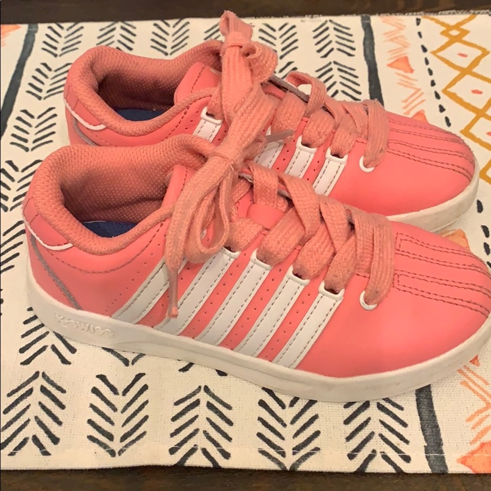 K-Swiss low sneakers